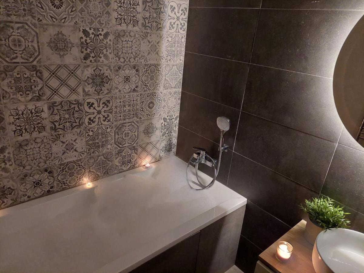 Harmony One With Jacuzzi Prague